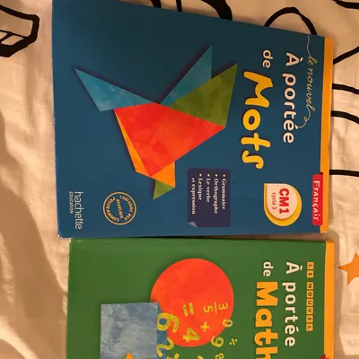 À portée de mots et de maths cm1 et  cm2 manuels scolaires 